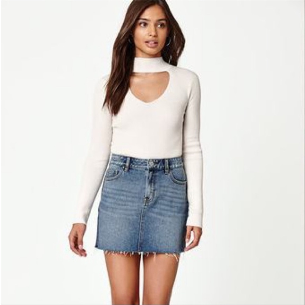 Kendall & Kylie off white choker neck sweater